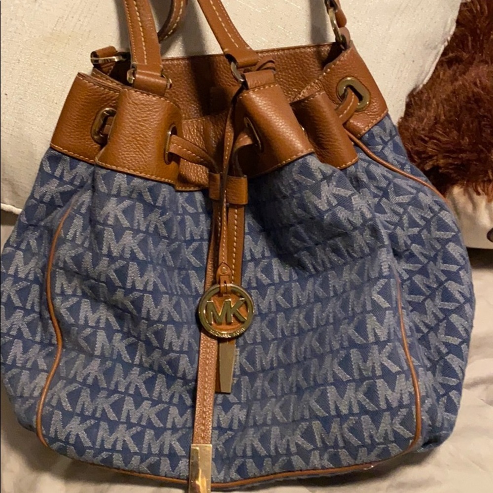 Micheal Kors Purse.